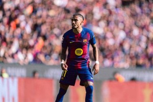 巴萨西甲欧冠双线争冠大麻烦 拉菲尼亚伤缺5周 无缘3战马竞